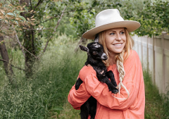 ‘No kidding!’ Mom walks 580 miles with baby goat to raise awareness, fight human trafficking