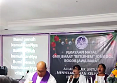 Church in Indonesia celebrates Christmas despite ban, threat