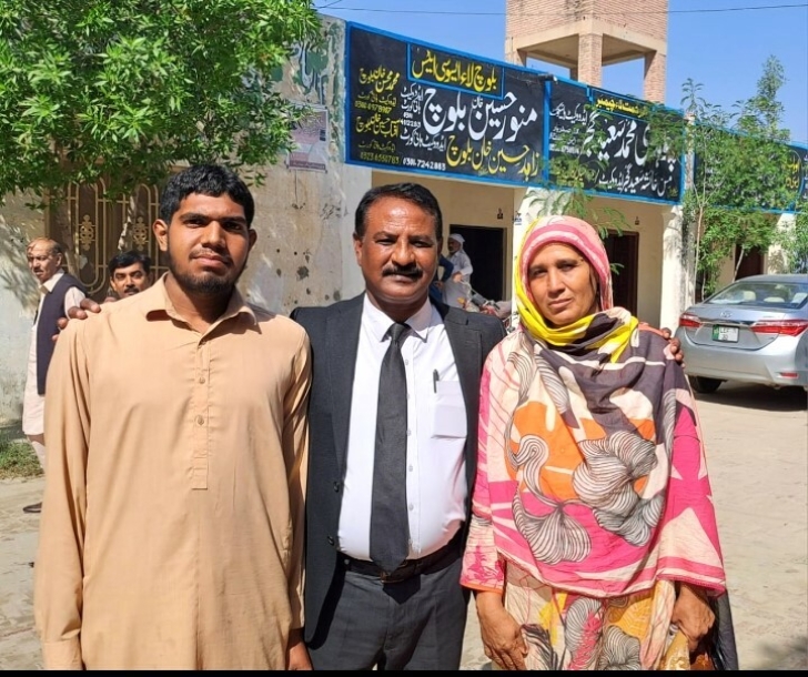 Musarrat Bibi (right) with attorney Lazar Allah Rakha (center) and Muhammad Sarmad after their acquittal in Pakistan.