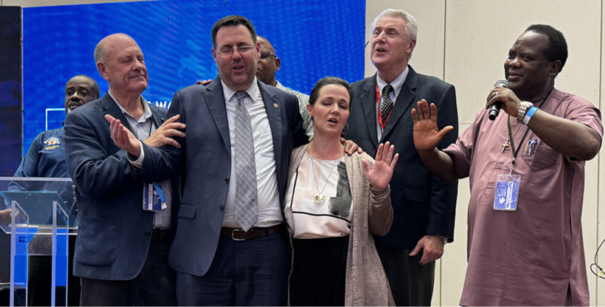 Baptist World Alliance prays for re-elected general secretary Elijah Brown in Lagos, Nigeria