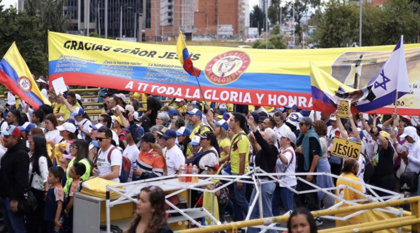 Thousands of people gathered in the main cities of Colombia to proclaim Peace for Colombia, during the March for Jesus.