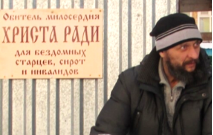 Eduard Charov at homeless shelter, Savinovo, December 2019.