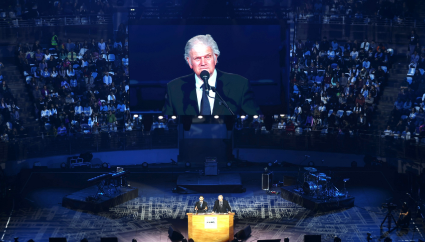 Franklin Graham preaching gospel in Naples, online outreach sees 20 million responses