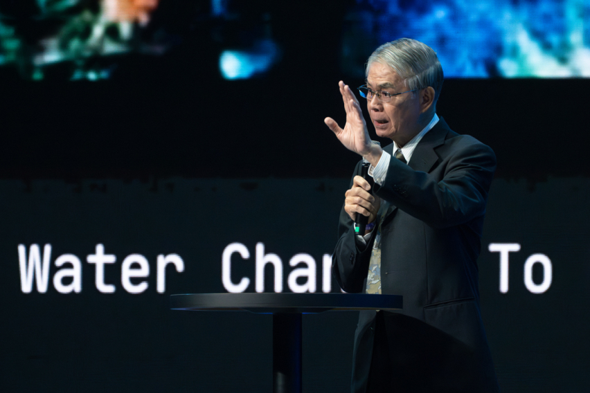 Bishop Hwa Yung speaking during a morning plenary at the Fourth Lausanne Congress on World Evangelism in Incheon, Korea