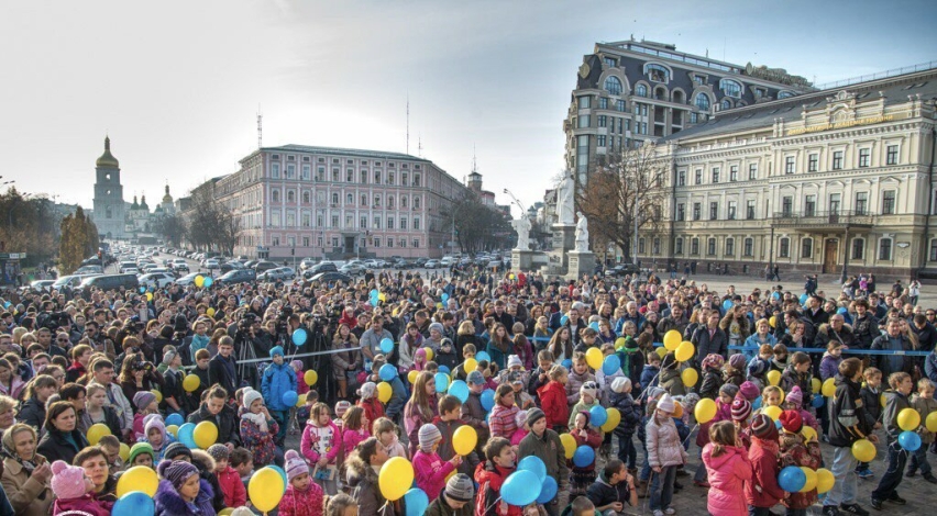 Ukraine 2014 Orphan Sunday Crowd