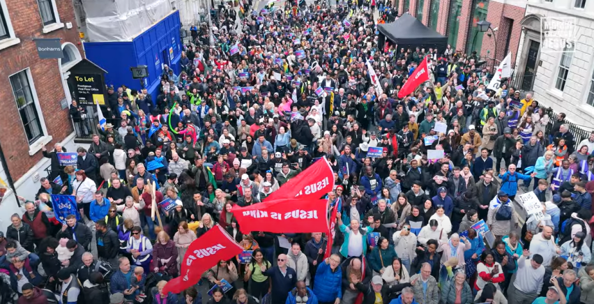 Thousands declare the Lordship of Christ over Ireland, first ever “March for Jesus” in Dublin