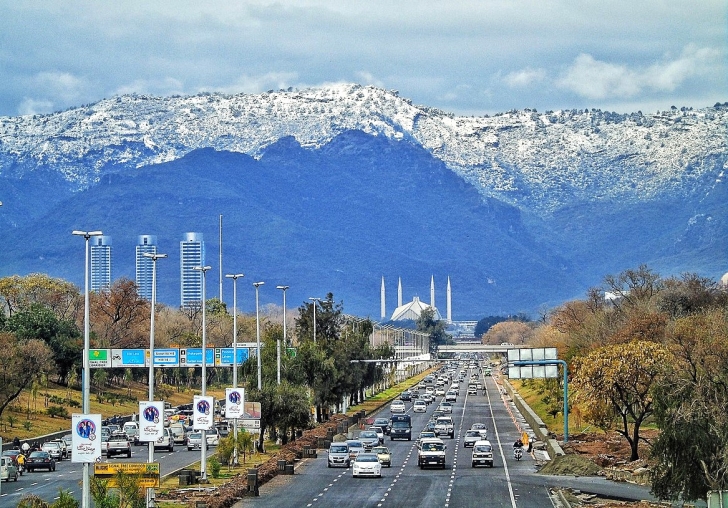 Islamabad, capital of Pakistan, including Faisal Mosque.