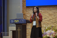 Vania Christian of Indonesia, co-facilitator of the Youth Empowerment Trust, presents a vision to mobilize young Asians as disciple-makers during the Asia Evangelical Leadership Forum in Seoul.