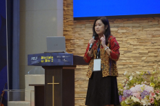 Vania Christian of Indonesia, co-facilitator of the Youth Empowerment Trust, presents a vision to mobilize young Asians as disciple-makers during the Asia Evangelical Leadership Forum in Seoul.