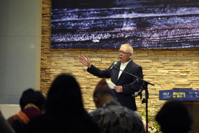 Dr. Bambang Budijanto, General Secretary of the Asia Evangelical Alliance, leads a closing prayer at the Asia Evangelical Leadership Forum in Seoul, committing participants to a renewed focus on disciple-making across Asia.