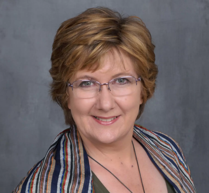 Dr. Julisa Rowe