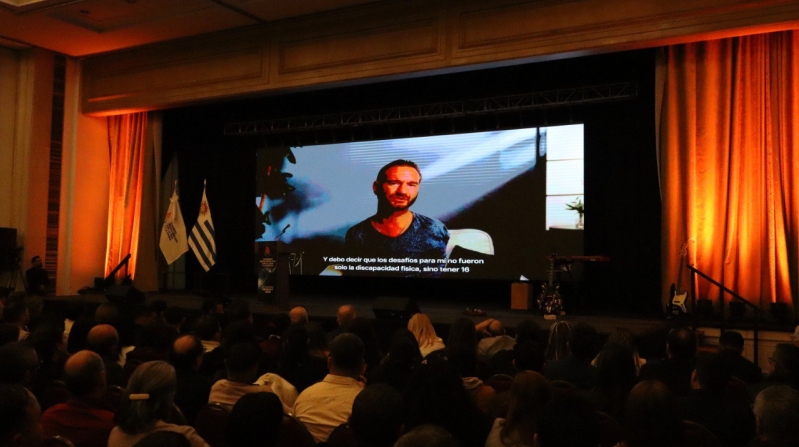 Nick Vujicic delivered a recorded message to the Ibero-American Congress for Life and Family in Montevideo, sharing his life story, denouncing cancel culture for undermining Christian values, and urging attendees to defend life, family, and freedom in Lat