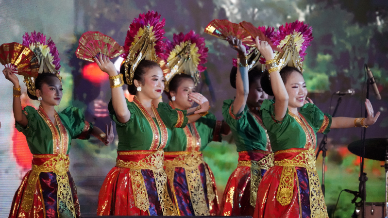 Indonesian dancers perform a cultural dance during the opening ceremony of the Arise Leadership Summit 2025 in Indonesia.