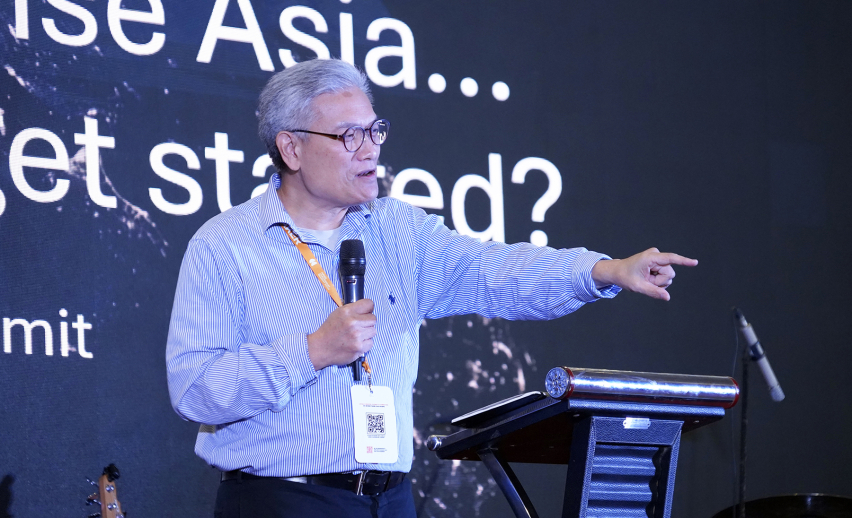 Rev. Dr. David Ro delivers the keynote address at the Arise Leadership Summit 2025, declaring, “Asia is moving from being a mission field to a mission force.”