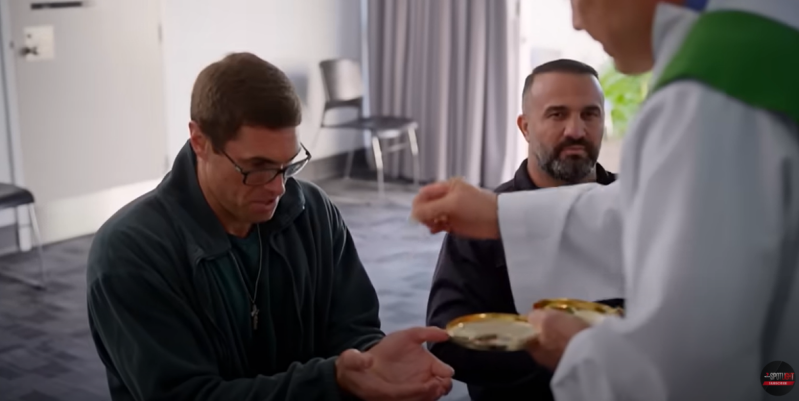 Father shares communion and prayers with the man who killed his children, Australian TV program goes viral