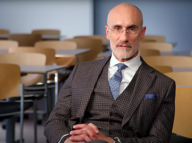 Harvard professor Arthur C. Brooks explains in a Harvard Business Review video (Aug. 26, 2025) why boredom may be essential for reflection on life’s meaning.