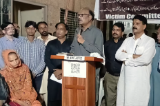 Victims Committee Jaranwala Convener Robin Daniel announcing end of 17-day sit-in on Sept. 2, 2025.