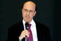Dr. Xesús Manuel Suárez, general secretary of the Spanish Evangelical Alliance, speaks at the Congreso Iberoamericano por la Vida y la Familia.