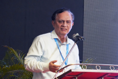 Rev. Dr. Richard Howell speaks at AICOCIM in New Delhi on Sept. 17, 2025, urging churches to provide safe spaces and counseling for pastors, whom he described as “the most lonely breed on the face of the earth.”