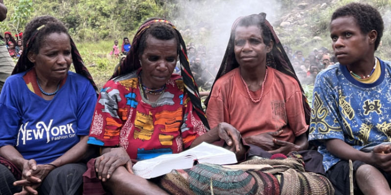 Ngalik Women