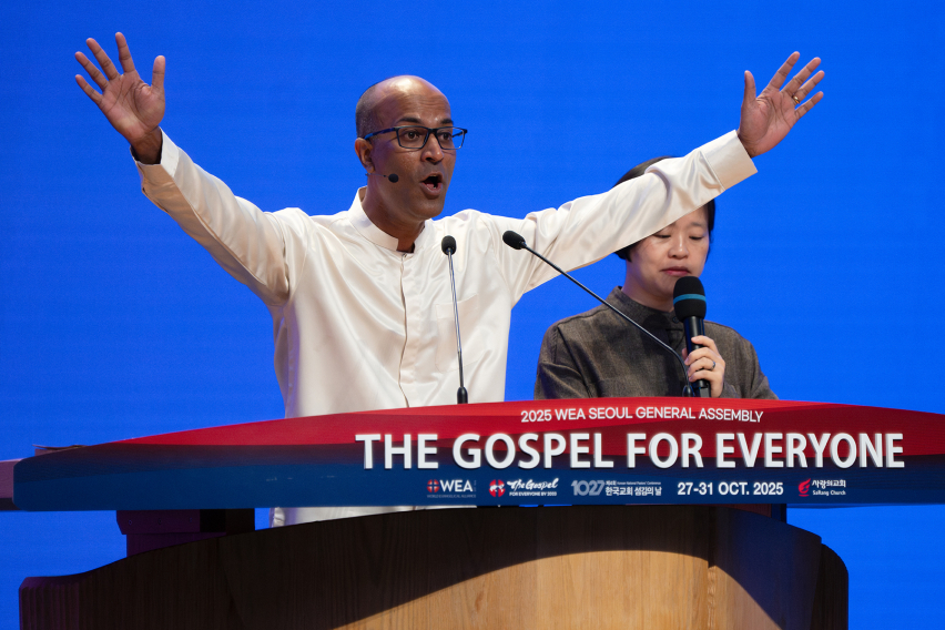Asiri Fernando of Youth for Christ Sri Lanka delivers a devotional on repentance, peace, and sacrificial love during the morning session of the second day of the World Evangelical Alliance General Assembly in Seoul, Korea, on Oct. 28, 2025.