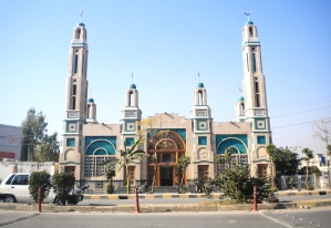 Gulshan Dadan Khan Mosque in Rawalpindi, Pakistan.