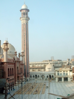 Sunni Rizwi Masjid in Faisalabad, Pakistan.