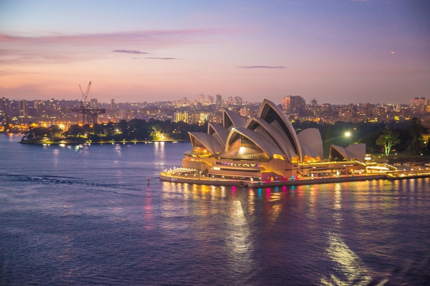 More than a million Australians attend church weekly, latest research