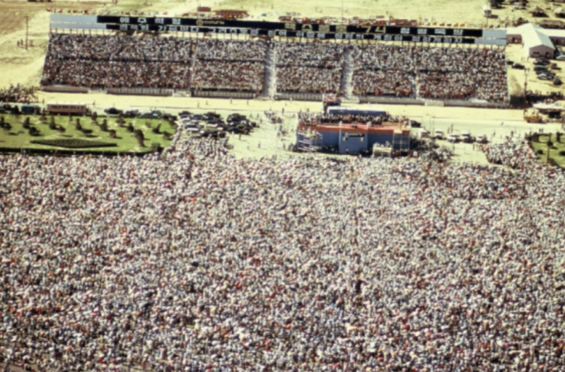 Participants gather during the EXPLO ’74 evangelism congress held in Seoul in August 1974, a landmark event in the history of the Korean church.