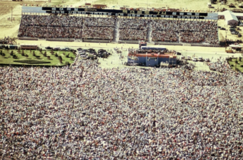 Participants gather during the EXPLO ’74 evangelism congress held in Seoul in August 1974, a landmark event in the history of the Korean church.
