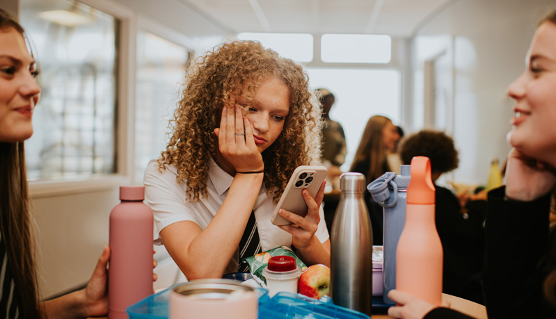 Antisocial Scrolling