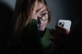 Distressed online child