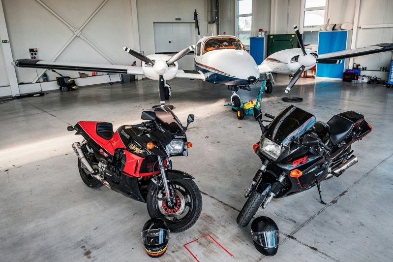 airplane, hangar, motorbikes