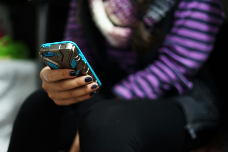 Dutch youth report smartphones hinder personal faith growth, even as many say online content gave them their first connection to Christianity, according to the Youth Trends 2026 report.
