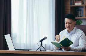 Chinese preacher