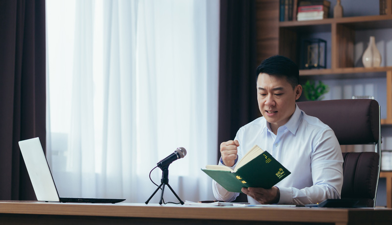 Chinese preacher