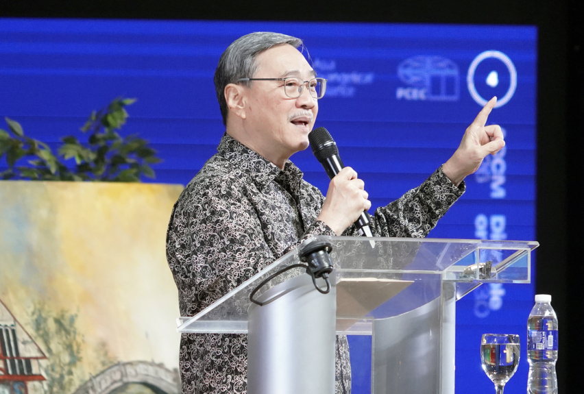 Rev. Edmund Chan addresses evangelical leaders at the Asia Conference on Church and Mission in Manila. Chan called on church leaders to become the delivery system for discipleship rather than relying on programs or curriculum.