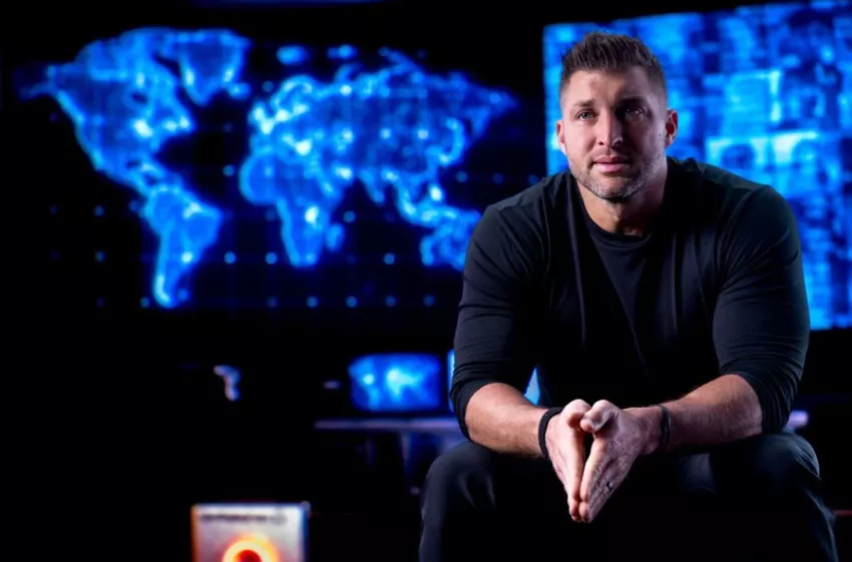 Tim Tebow warns online predators finding ‘evil’ ways to reach kids through smartphones