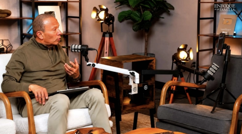 Sixto Porras, regional director of Focus on the Family, discusses artificial intelligence and its risks for Christian families during a session broadcast on the ministrys YouTube channel.