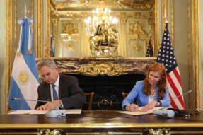Argentine Foreign Minister Pablo Quirno and Bethany Kozma
