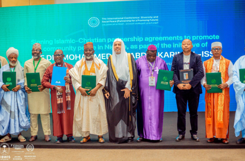 Nigerian Christian and Muslim leaders sign peace accord