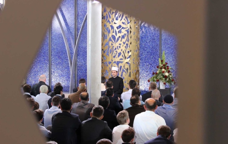 A worship service in the mosque of Penzburg.