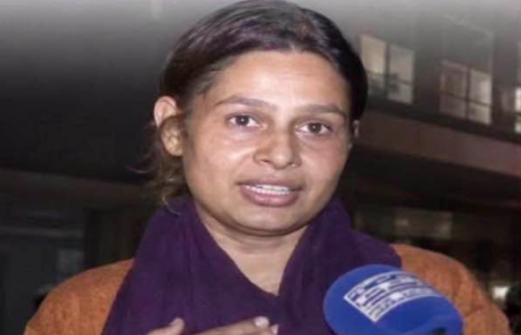 Razia Noreen, a Christian nurse at the Pakistan Institute of Medical Sciences in Islamabad, is being praised for her courage and selfless act of saving an infant when a devastating fire broke out at the hospital killing 14 infants
