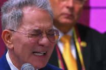 Pastor Eduardo Cañas prays for Colombia during the presidential inauguration of Abelardo de la Espriella on Aug. 7 in Cali.