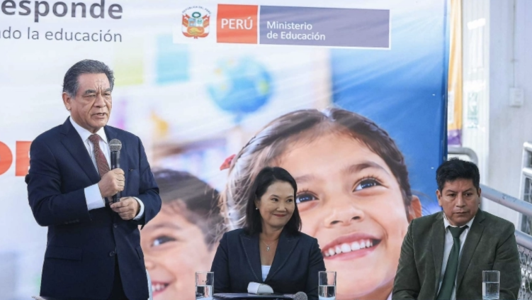 Keiko Fujimori (middle) during an event at the Ministry of Education. Her government announced a reform of the school curriculum to remove content it considers ideological.