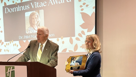 Räsänen Päivi pictured receiving the award