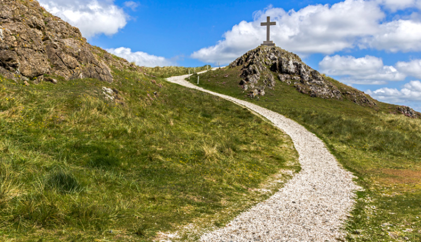 Path to the cross
