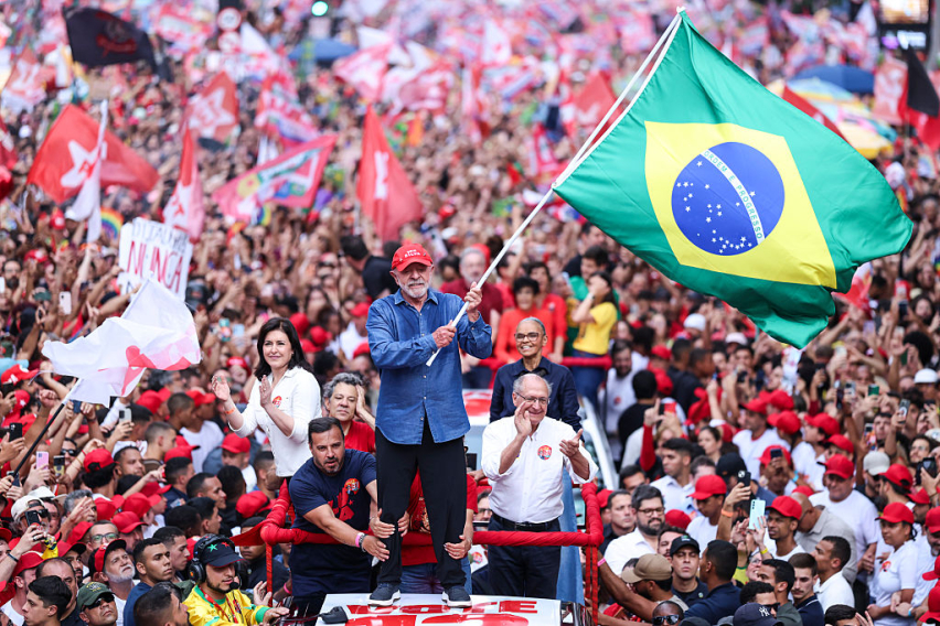Luiz Inácio Lula Da Silva, incumbent president of Brazil and presidential candidate for Partido dos Trabalhadores (PT) waves a Brazil flag during a rally ahead of the presidential runoff at Avenida Paulista on October 24, 2026 in Sao Paulo, Brazil.