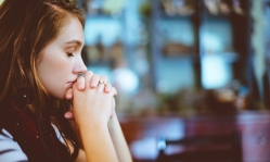 Many religious workers don't feel comfortable expressing faith in the workplace - study