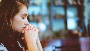 Many religious workers don't feel comfortable expressing faith in the workplace - study